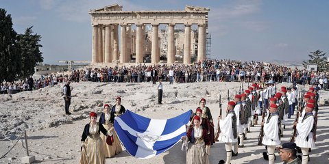 78η επέτειος απελευθέρωσης της Αθήνας - «Σε τούτα εδώ τα μάρμαρα, κακιά σκουριά δεν πιάνει...» 