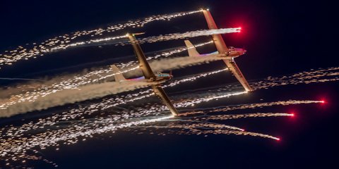 Εντυπωσιακό στιγμιότυπο από το αεροπορικό σόου την Οέιρα της Πορτογαλίας 