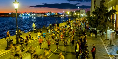 Νυχτερινός ημιμαραθώνιος στην Θεσσαλονίκη