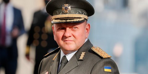 O Ουκρανός στρατηγός Βαλερί Ζελούσνι λίγο πριν από τη συνάντησή του με τον υπουργός Άμυνας των ΗΠΑ στο Κίεβο