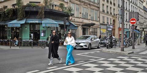 Παρίσι: Η ζωή κυλά στους ρυθμούς της, ενώ οι διαδηλώσεις κατά του συνταξιοδοτικού, συνεχίζονται