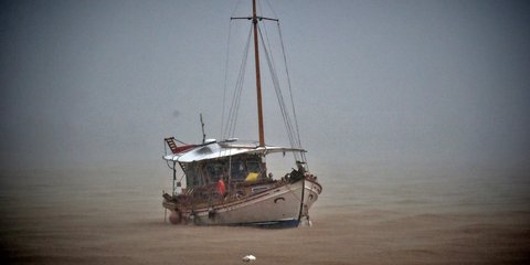 «Πού πας καραβάκι με τέτοιον καιρό;»