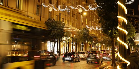 Η Χριστουγεννιάτικη Αθήνα είναι πάντα ελκυστική και λίγο μελαγχολική