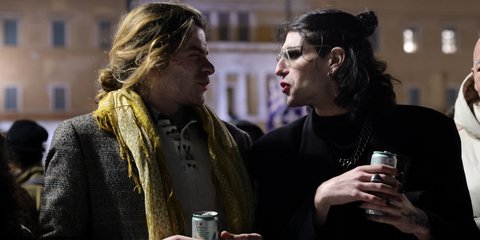 Από τη συγκέντρωση στο Σύνταγμα από μέλη της ΛΟΑΤΚΙ κοινότητας υπέρ του νομοσχεδίου για τα ομόφυλα ζευγάρια