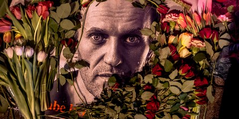 Εκδηλώσεις μνήμης σε όλο τον κόσμο για τον θάνατο του Αλεξέι Ναβάλνι στις ρωσικές φυλακές