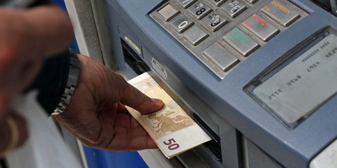 Greece to Pay 2.2 Million Pensioners a One-Time €400 Bonus on Nov. 30
