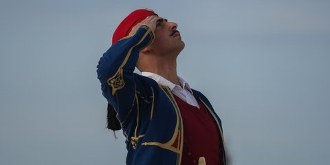 Η έπαρση της σημαίας στην Ακρόπολη ανήμερα της 25ης Μαρτίου 