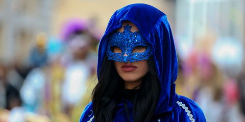 Χειροποίητες στολές και μάσκες στο καρναβάλι στην Κέρκυρα