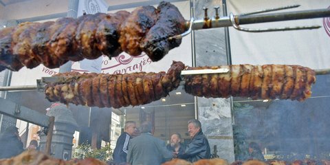 Τσίκνα σε όλη την Ελλάδα: Τσικνοπέμπτη στην Πάτρα