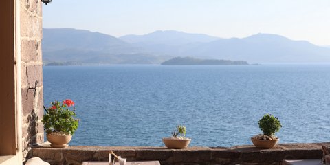 Μυτιλήνη: Ηρεμία και μαγεία στον ανοιξιάτικο Μόλυβο