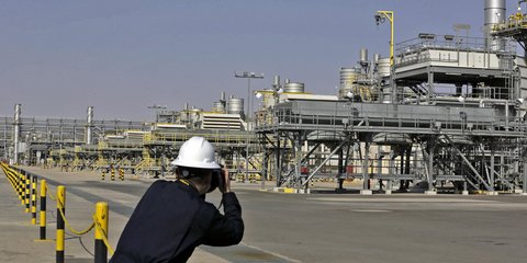 Bloolmberg: Η Σαουδική Αραβία «παγώνει» κι επίσημα την αποστολή αργού πετρελαίου στην Ευρώπη για τον επόμενο μήνα