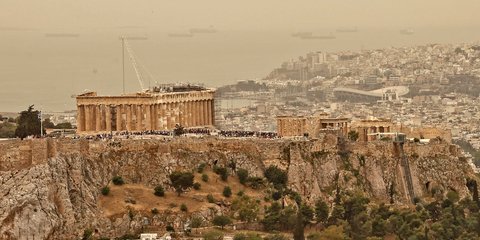 Θολό τοπίο στην Αθήνα. Η Αφρικανική σκόνη «σκεπάζει» την πόλη