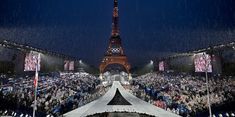 Η τελετή έναρξης των Ολυμπιακών Αγώνων στο Παρίσι υπό βροχή