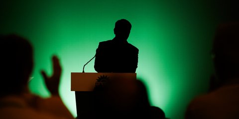 ΠΑΣΟΚ: Η πιο σκοτεινή ώρα... 