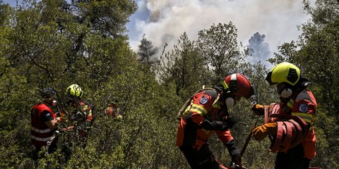 Οριοθετήθηκε η πυρκαγιά στον Αρχάγγελο Λακωνίας