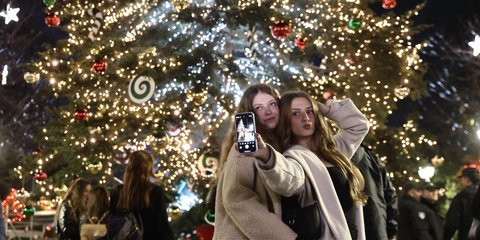 «Μύρισε» Χριστούγεννα η Αθήνα