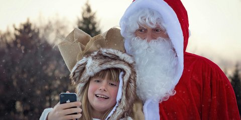 Δύσκολη η θέση του γονιού όταν το παιδί του τον ρωτάει για την ύπαρξη ή όχι του Αη-Βασίλη / PEXELS