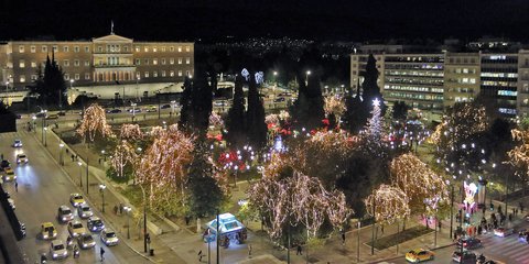 Η στολισμένη πλατεία Συντάγματος
