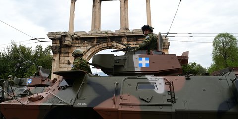 Στρατιωτική παρέλαση