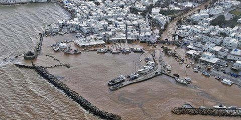 Η πλημμυρισμένη Πάρος από ψηλά 