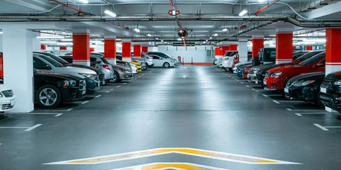 Υπόγειο parking αυτοκινήτων 