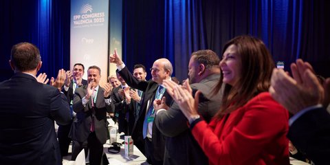 Τα συγχαρητήρια στον Κωστή Χατζηδάκη για την εκλογή του στη θέση του αντιπροέδρου του ΕΛΚ