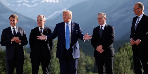 Ο Αμερικανός πρόεδρος Ντόναλντ Τραμπ με τους ηγέτες Γαλλίας, Βρετανίας, Γερμανίας και Καναδά /