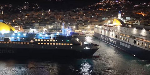 Σύρος: «Μαέστρος» καπετάνιος κάνει μανούβρα… διαβήτη με το Blue Star Myconos -Δείτε βίντεο