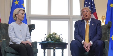 Τραμπ και Λάιεν στη συνάντησή τους στη Σκωτία