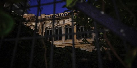 Το εγκαταλελειμμένο εργοστάσιο Παιδικής Κούκλας στη Γούβα