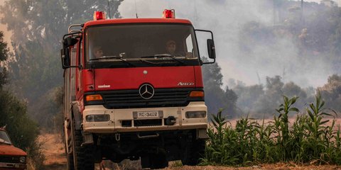 Σορός ατόμου εντοπίστηκε σε αυτοκίνητο που έπιασε φωτιά στον Νέο Κουβαρά