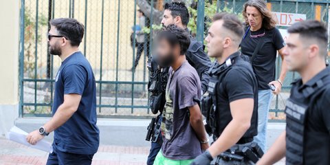Ο 32χρονος Σύρος που συνελήφθη στο Αιγάλεω και κατηγορείται για εμπρησμό στον Υμηττό