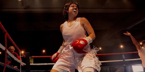 Η Σίντνεϊ Σουίνι στον ρόλο μιας από τις πιο σημαντικές γυναίκες πυγμάχου