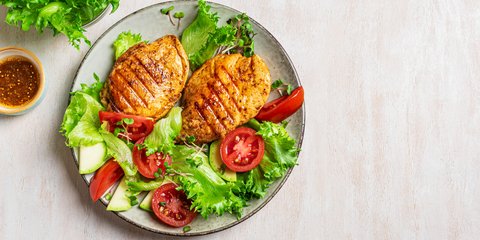 Φιλέτο κοτόπουλο στο air fryer / Φωτογραφία: Shutterstock
