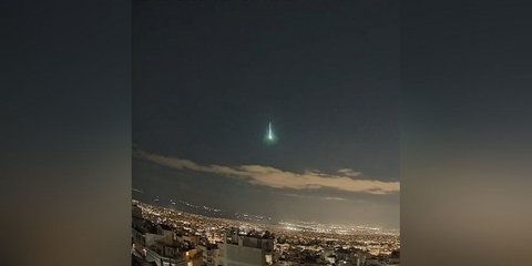 Μετέωρο έγινε ορατό το βράδυ της Πέμπτης: Δείτε την στιγμή που η «βολίδα» σκίζει τον αττικό ουρανό