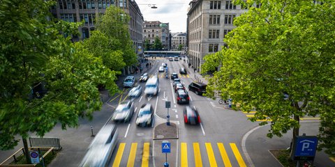 ΙΧ στους δρόμους 