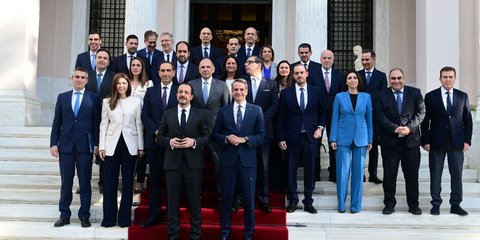 Κυριάκος Μητσοτάκης και Νίκος Χριστοδουλίδης με Ελληνες και Κύπριους υπουργούς