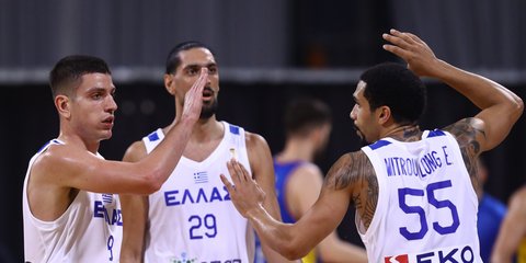 Οι παίκτες της Εθνικης πανηγυρίζουν