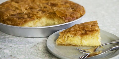 Γαλακτομπούρεκο / Φωτογραφία: varsos.gr