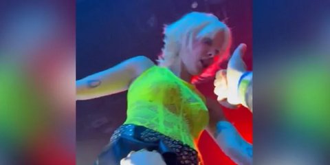 τραγουδίστρια Halsey παρενόχληση