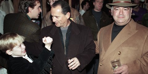 Τζο Πέσι και Μακόλεϊ Κάλκιν στο πάρτι των γυρισμάτων του «Μόνος στο σπίτι»