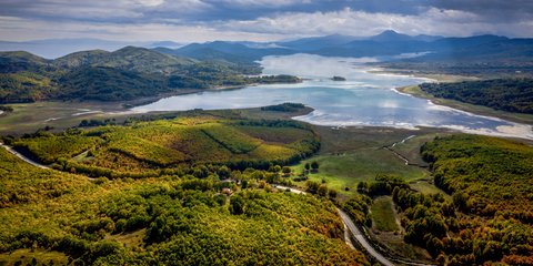 Φθινόπωρο στη λίμνη Πλαστήρα 