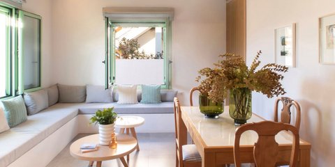 Από ταπεινή κατοικία σε ζεστό οικογενειακό καταφύγιο -Η εντυπωσιακή μεταμόρφωση ενός σπιτιού στην Εύβοια