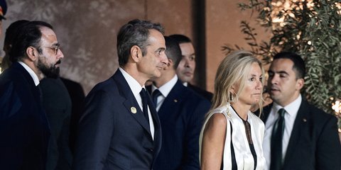 Ο Κυριάκος και η Μαρέβα Μητσοτάκη στα εγκαίνια του Μεγάλου Αιγυπτιακού Μουσείου