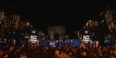 Το Παρίσι «φόρεσε» τα γιορτινά του ενόψει των Χριστουγέννων 