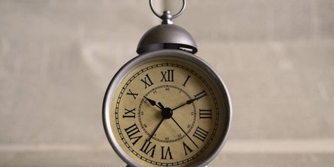 Η ιστορία του ξυπνητηριού είναι, με έναν τρόπο, η ιστορία της ανθρώπινης αγωνίας να τιθασεύσει τον χρόνο / WIKIPEDIA