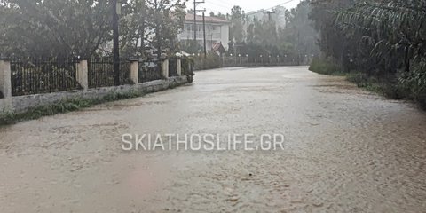 Προβλήματα από την βροχόπτωση στη Σκιάθο