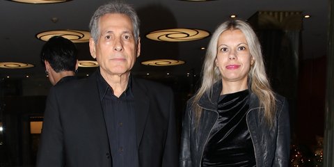 Θάνος Καληώρας: Η σπάνια εμφάνιση με τη σύζυγό του, Θωμαΐδα, σε θεατρική πρεμιέρα