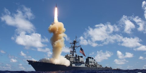 Εκτόξευση πυραύλου Tomahawk από το Πολεμικό Ναυτικό των ΗΠΑ 