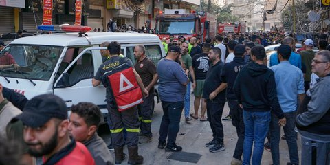 Ασθενοφόρα, διασώστες και κόσμος στη Βηρυτό μετά από ισραηλινό χτύπημα 